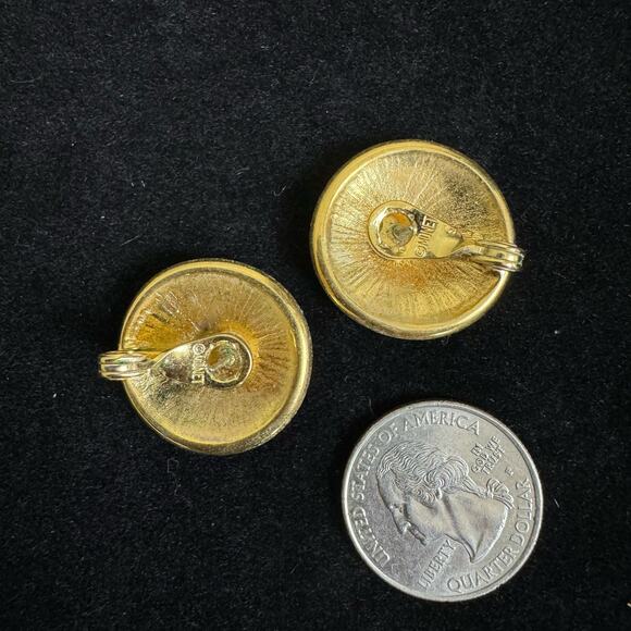 Monet Gold Tone Black Enamel Round Swirl Geometric Design Clip on Earrings - Picture 3 of 5